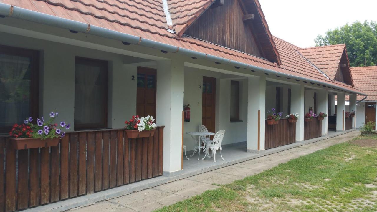 Élő Tisza Vendégház Nagykoru Exterior foto