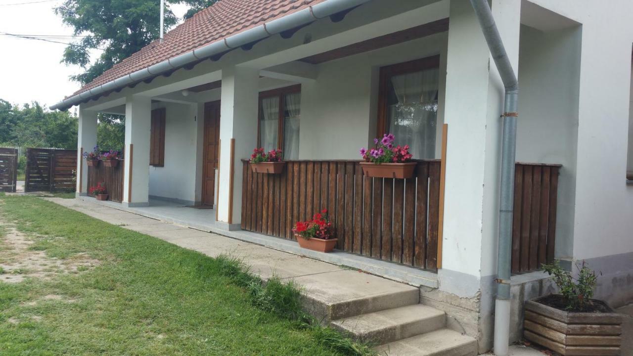 Élő Tisza Vendégház Nagykoru Exterior foto